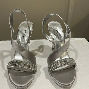 Nina Rhinestone Strappy Heels Pumps open top slingback size 8.5 grey silver